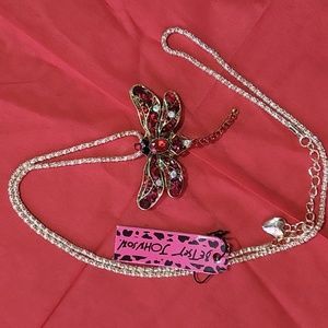 Gorgeous Dragonfly Necklace